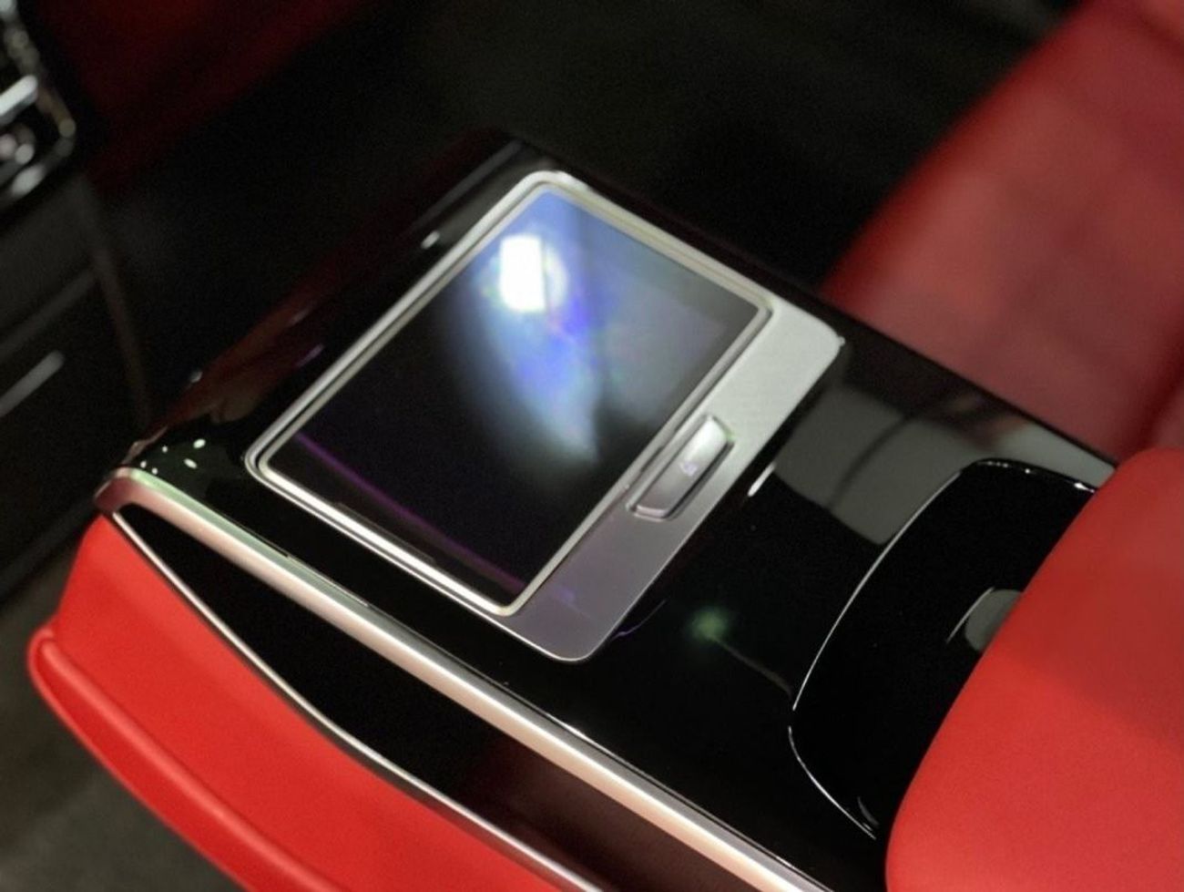 Audi S8 Audi S8, full option, agency condition, agency paint, 2 agency service keys