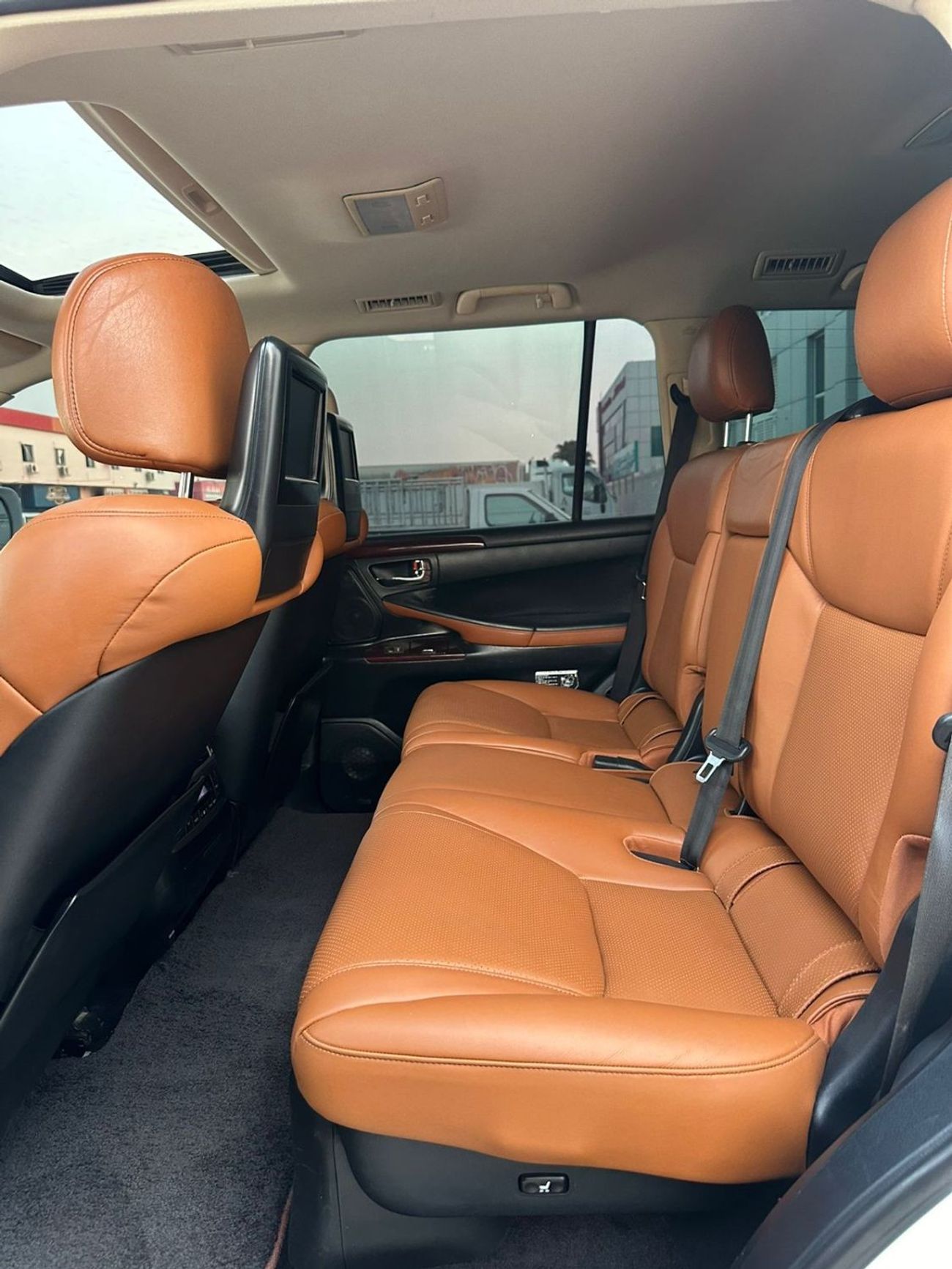 لكزس LX 570 تيتانيوم بلس