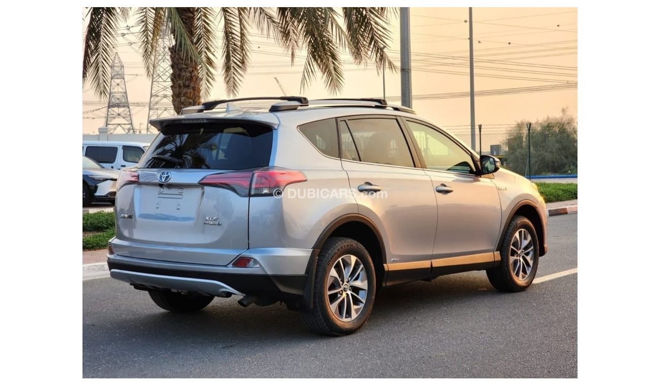 تويوتا راف ٤ TOYOTA RAV4 XLE FULL OPTIONS HYBRID 2017