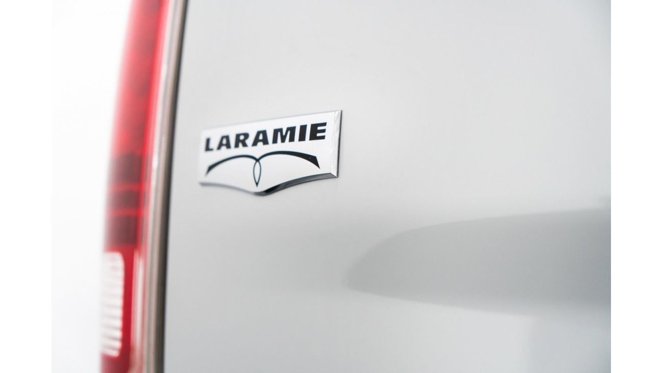 RAM 1500 2020 Dodge Ram Laramie 5.7 Hemi / Full Dodge Service History & Dodge Warranty