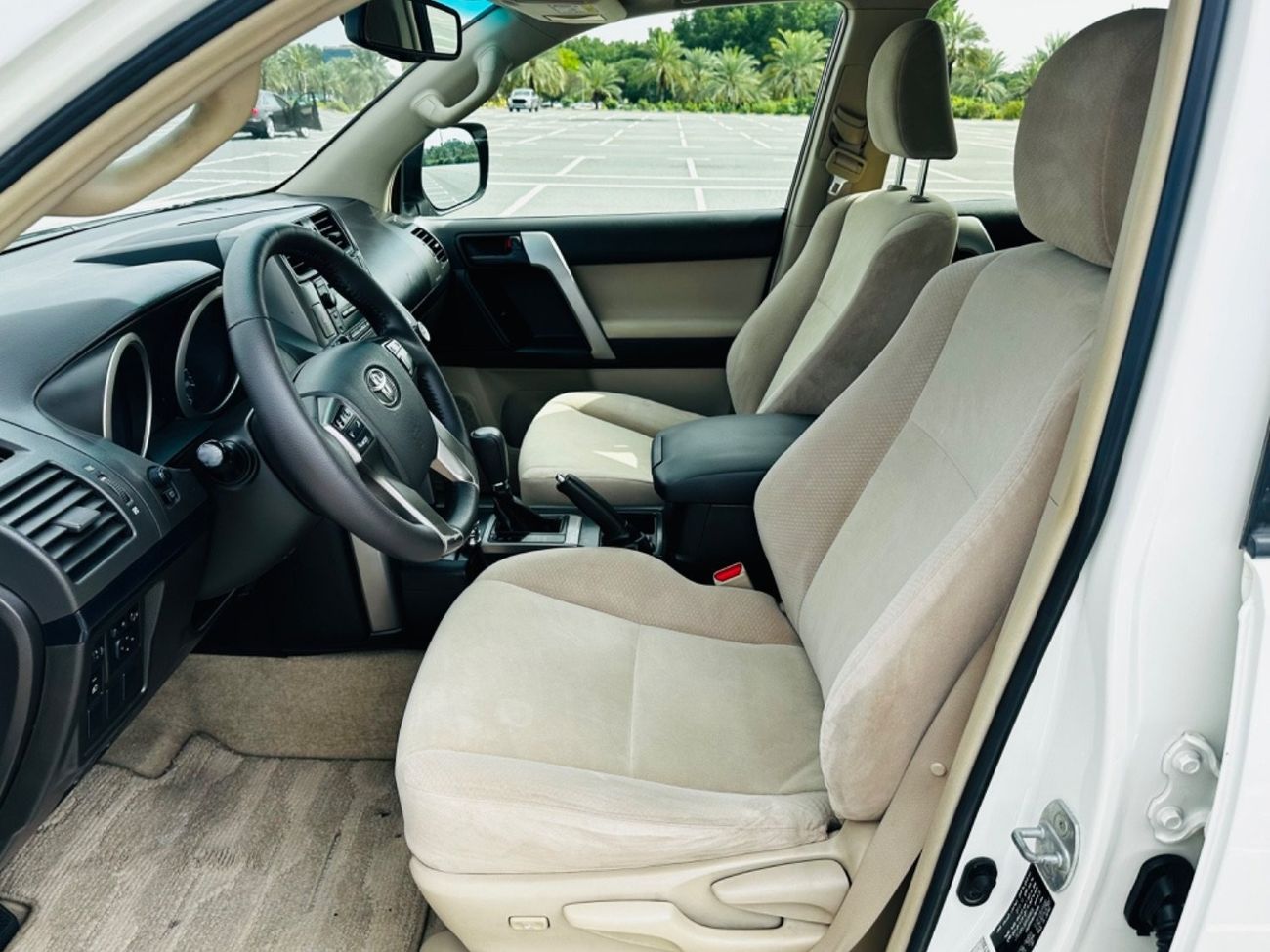 تويوتا برادو Std موديل 2013 خليجي حاله ممتازه من الداخل والخارج قطعه واحده صبغ نظافه