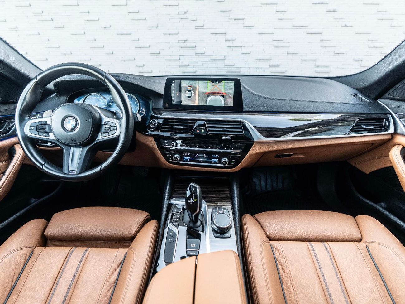 بي أم دبليو 530i Exclusive Luxury 2.0L