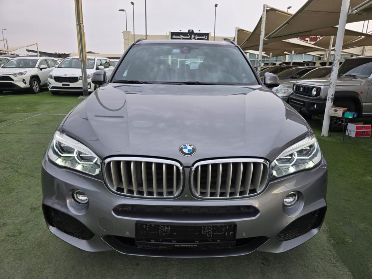 BMW X5 50i Luxury 4.4L (7 Seater) BMW X5 50i 2017 GCC V8 engine 4.4L clean car no any work required availab