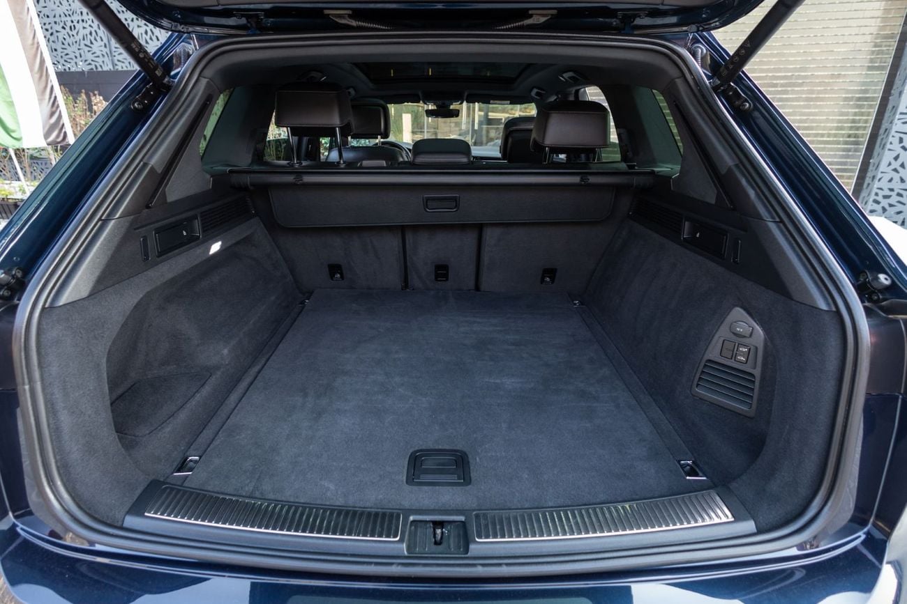 Volkswagen Touareg R-LINE BLACK Volkswagen Touareg R-Line 2023 GCC | Agency Warranty | Service Contract