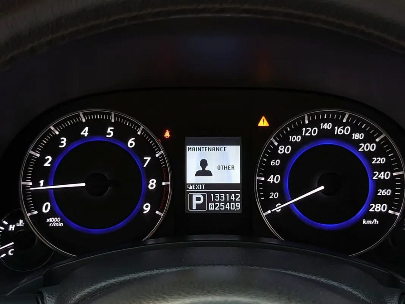 إنفينيتي QX70 LUXURY