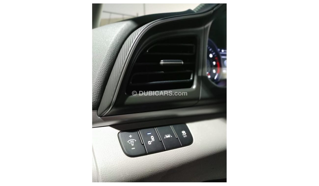 Hyundai Elantra Base