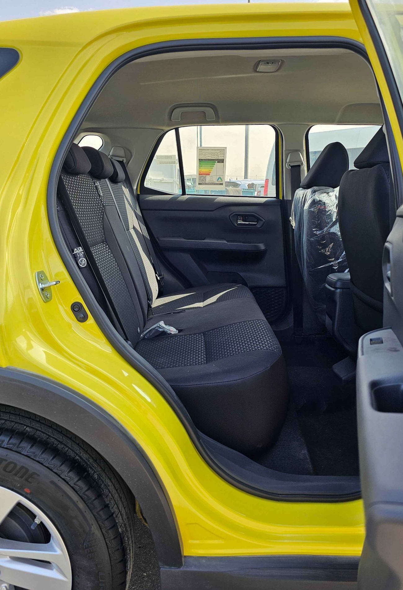 Toyota Raize 1.2L Petrol, Alloy Rims, DVD Camera, Rear A/C ( CODE # 67961)