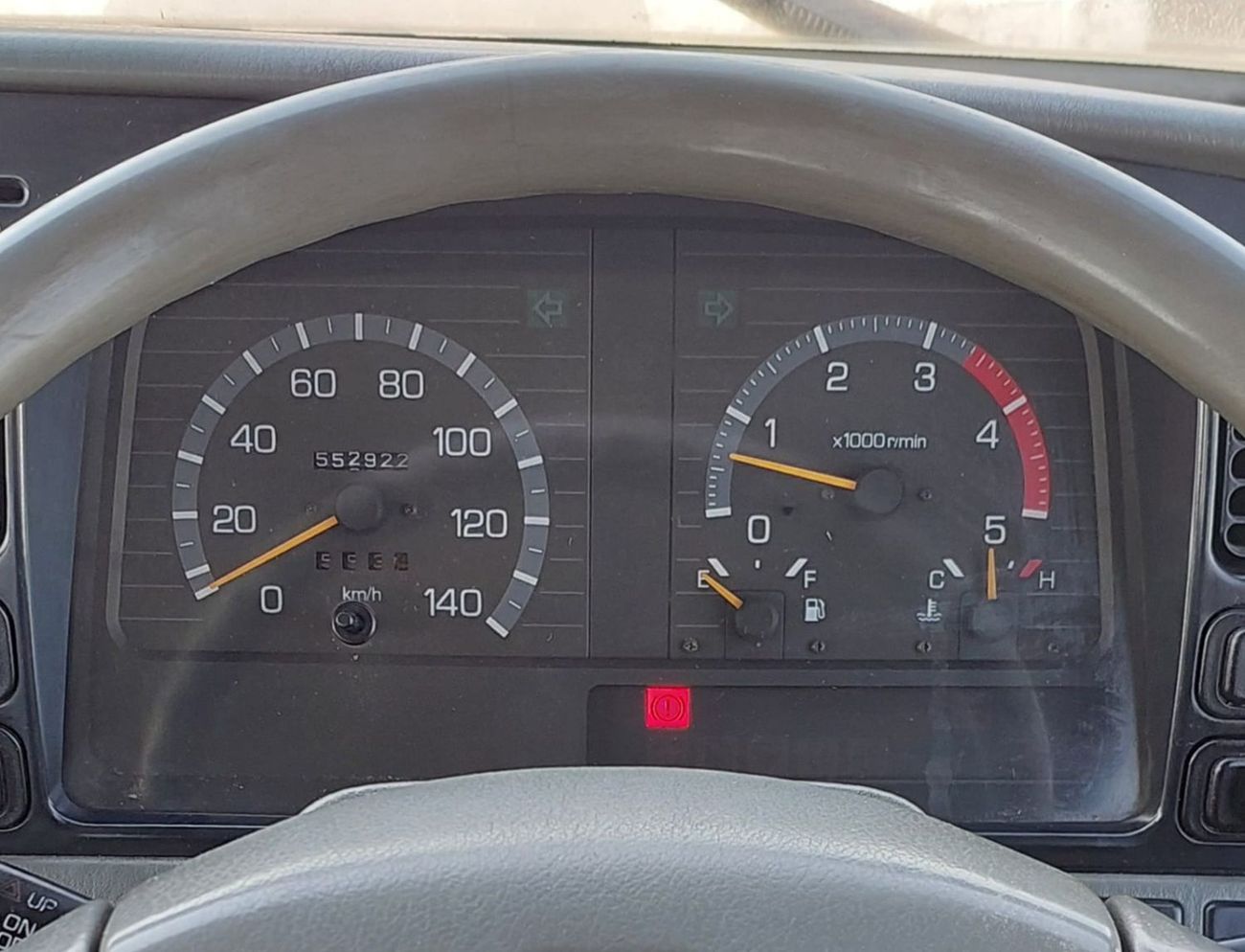 Mitsubishi Fuso Canter MITSUBISHI CANTER ALUMINIUM BODY TRUCK RHD 2003 MODEL 3.9 L DIESEL MANUAL(PM40295)