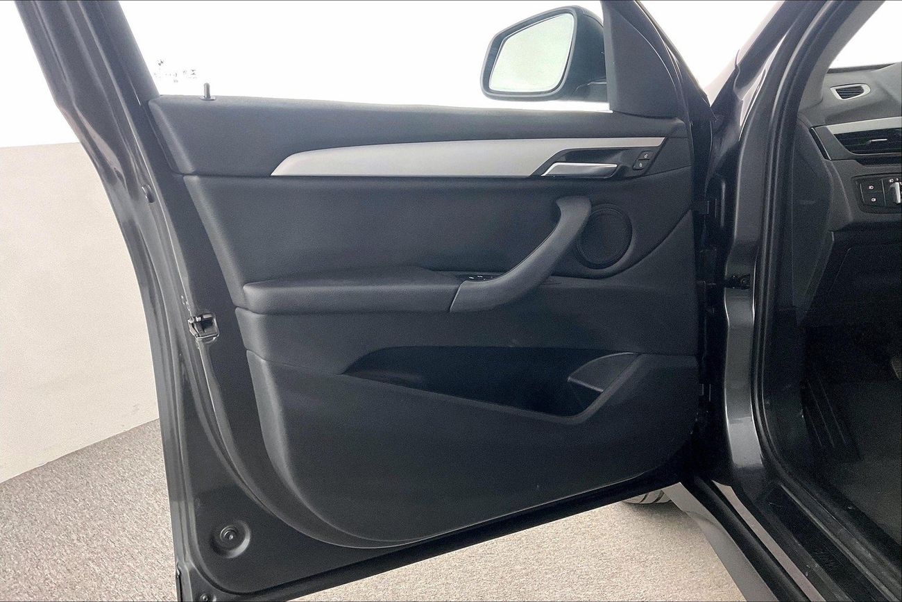 بي أم دبليو X1 sDrive 20i Executive | شامل الضمان | 0 ﺪﻔﻋﺓ ﺃﻮﻟﻯ