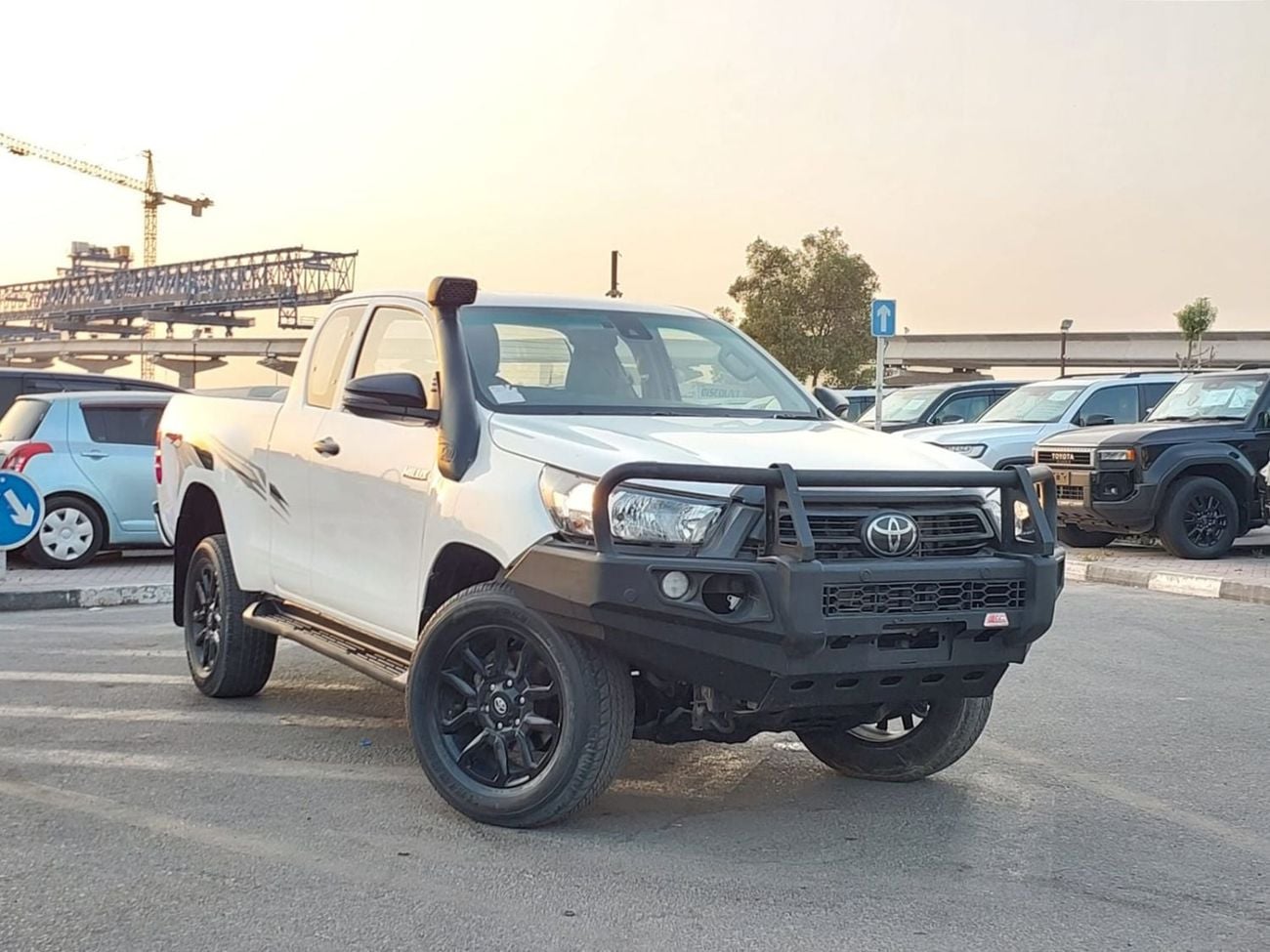 Toyota Hilux 2022 TOYOTA HILUX SMART CAB RHD DIESEL AUTOMATIC 2.4L 2GD ENGINE (PM40191)