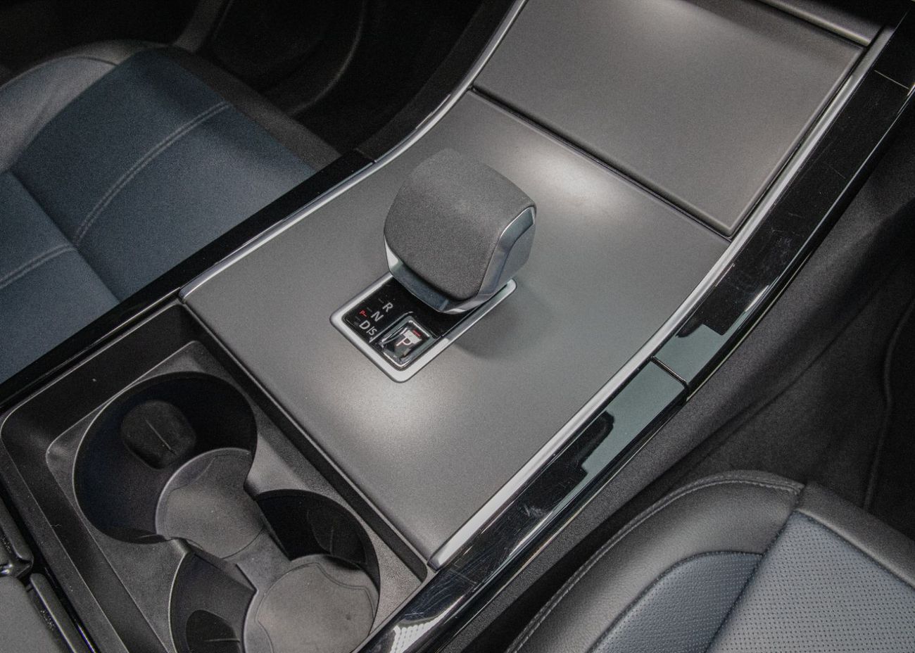 لاند روفر رينج روفر فيلار Dynamic SE P250 2.0L