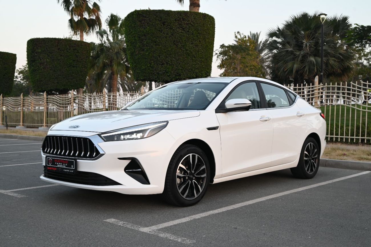 جاك J7 570 AED - ORIGINAL PAINT - JAC J7 1.5TC LUXURY 2023 - LOW MILEAGE - FIRST OWNER