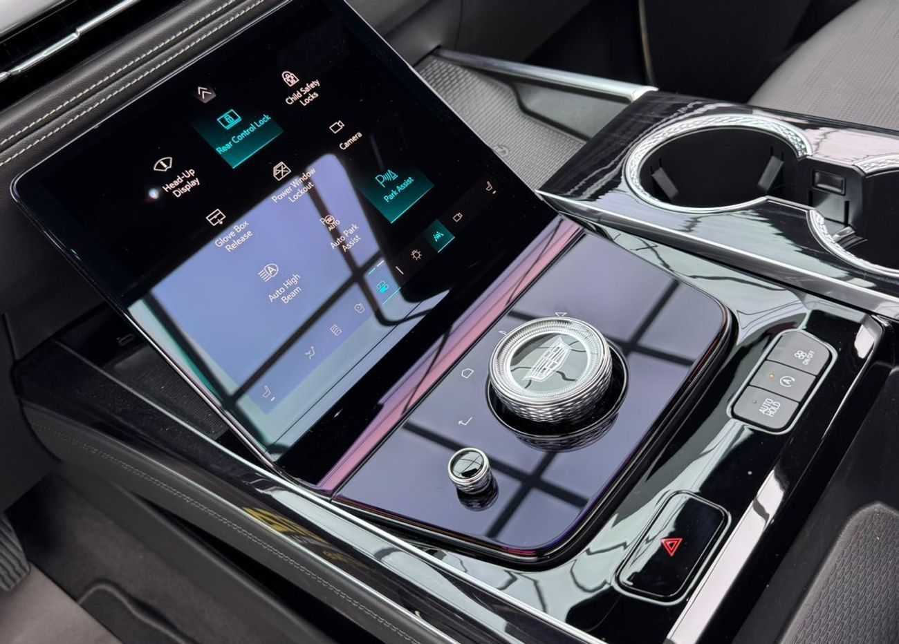 كاديلاك إسكالاد Sport 6.2L 4WD 2025 Cadillac Escalade L Sport, 2029 Cadillac Warranty and Service Pack, GCC