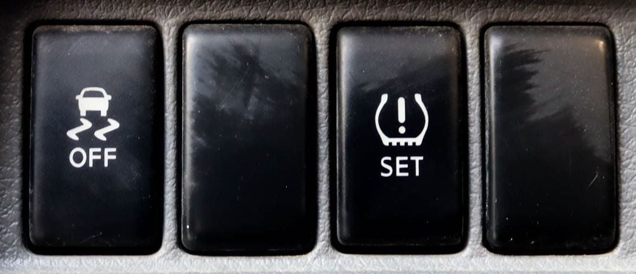 Nissan Urvan Std 2.5L (14 Seater) Nissan Urvan 2.5L 2020 GCC Original Paint accident-free, in excellent condition