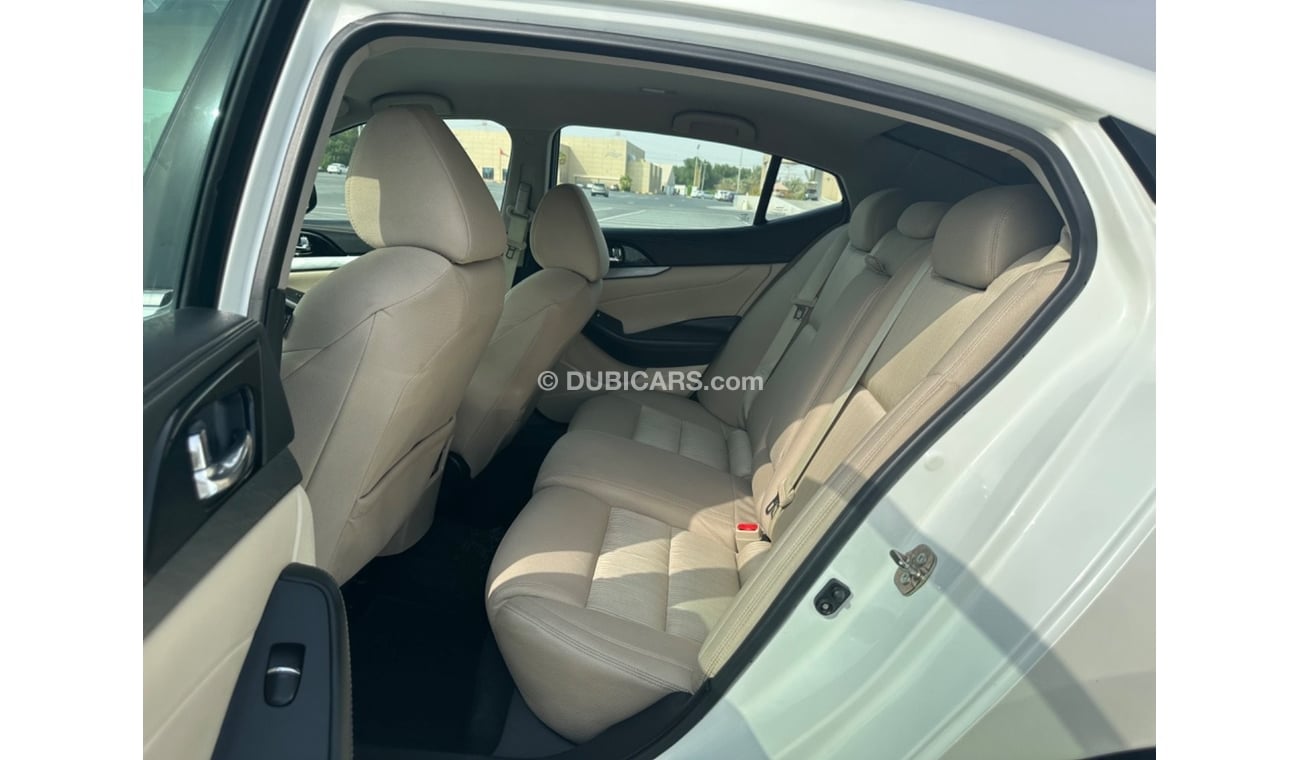 Nissan Maxima Model 2016 GCC CAR PERFECT CONDITION INSIDE AND OUTSIDE FULL ELECTRIC CONTROL STEERING CONTROL