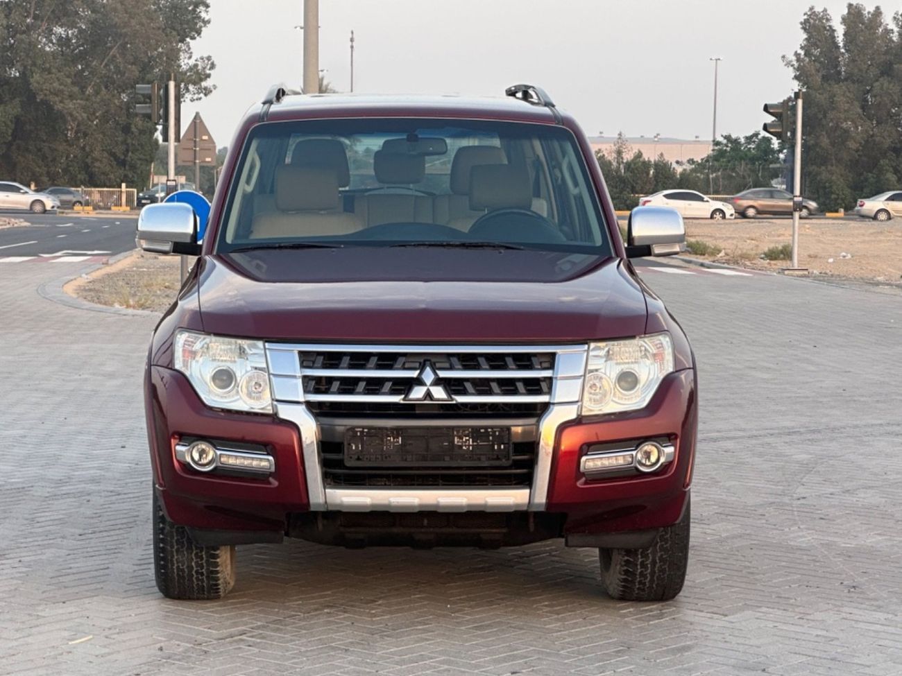 Mitsubishi Pajero Std 3.5L MODEL 2017 GCC CAR PERFECT CONDITION INSIDE AND OUT SIDE