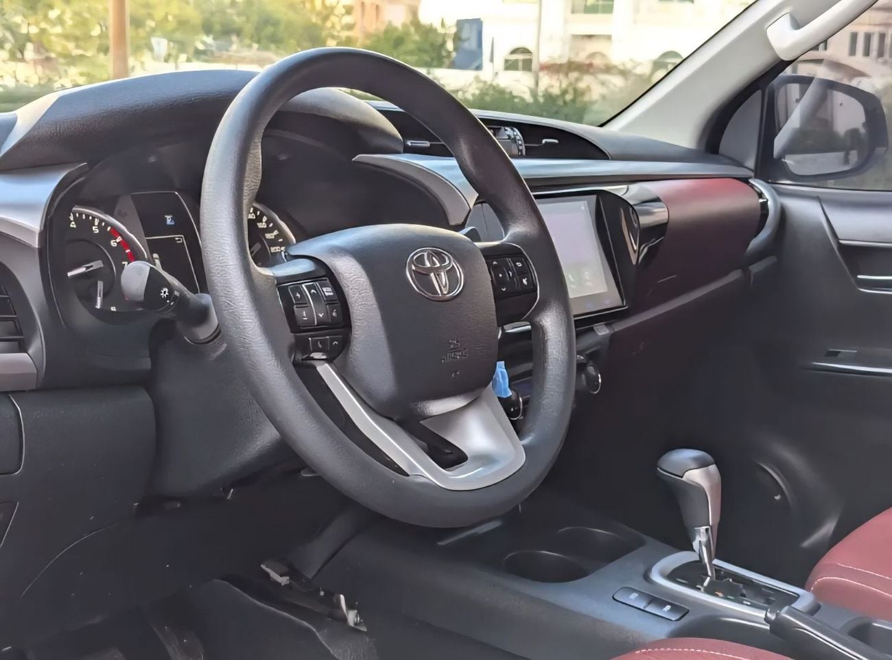 تويوتا هيلوكس SR5 LHD Double Cabin Utility Pickup 2TR 2.7L Petrol Engine Automatic Gear 4WD Original Power Windows