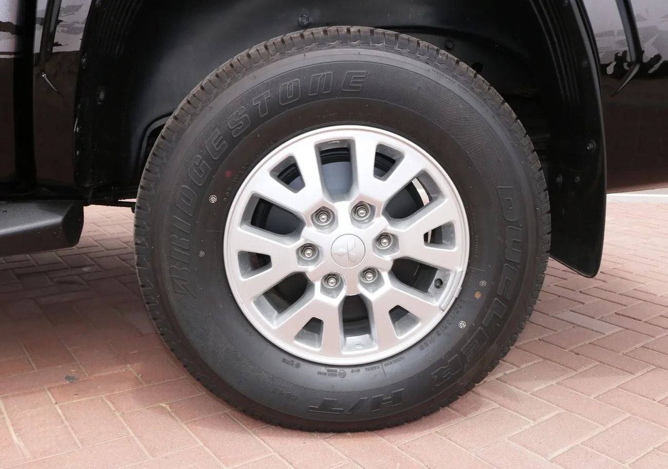 Mitsubishi L200 Triton GLX 4WD 2.4L Petrol MT High Line
