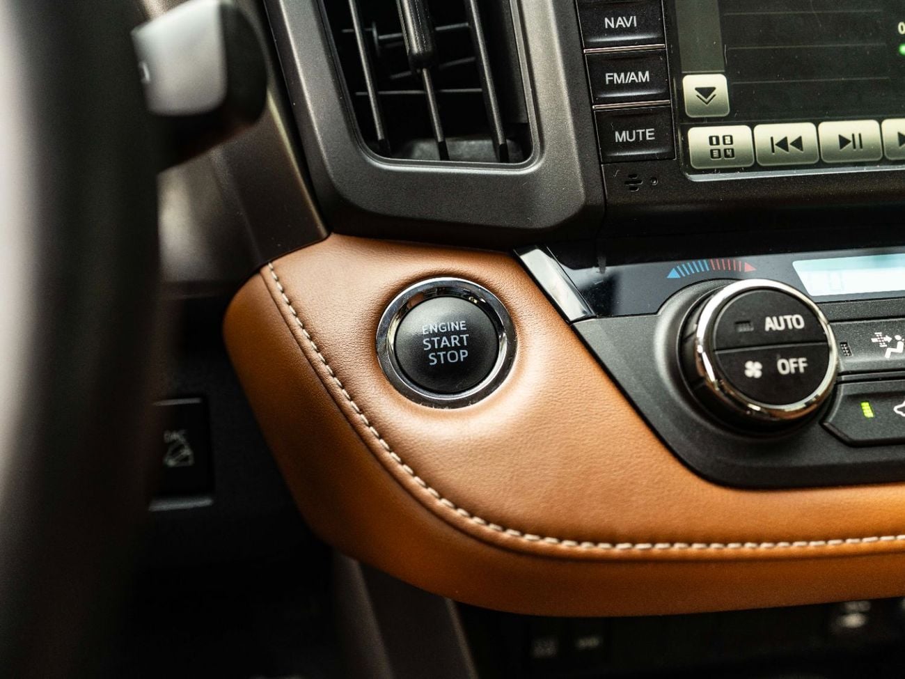 تويوتا راف ٤ VXR 2.5L