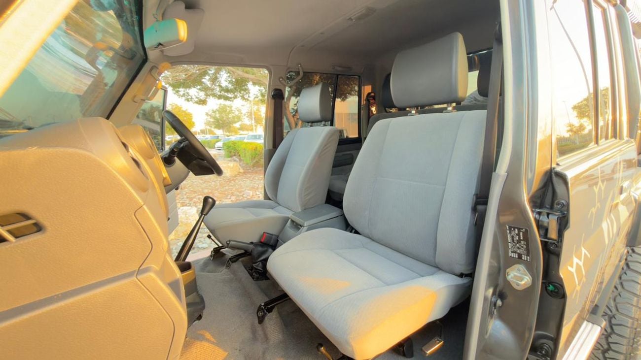 Toyota Land Cruiser Pick Up MODIFIED TO 2025 MODEL | MANUAL TRANSMISSION | DOUBLE CABIN | SPORTS BAR WITH BASKET | 4.5L DIESEL
