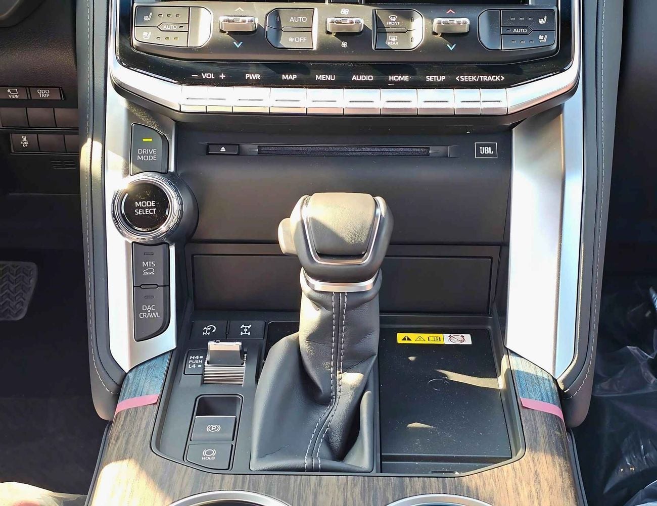 Toyota Land Cruiser VXR | 3.3L DIESEL  | With RADAR Top Variant | HUD | GCC (CODE # 69000)