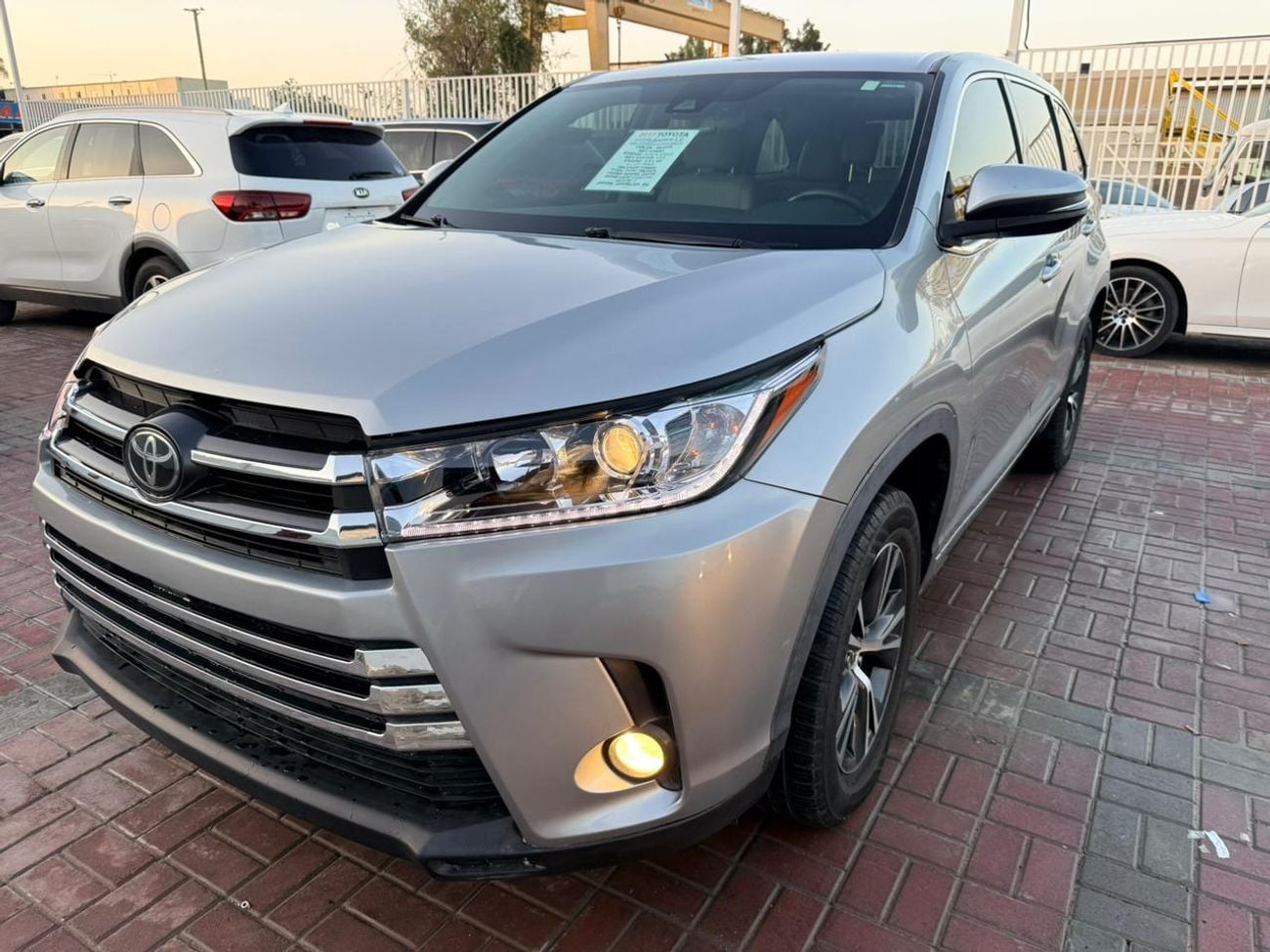 Toyota Highlander 2017 TOYOTA HIGHLANDER LE SILVER  READY 5TDZZRFH7HS209940
