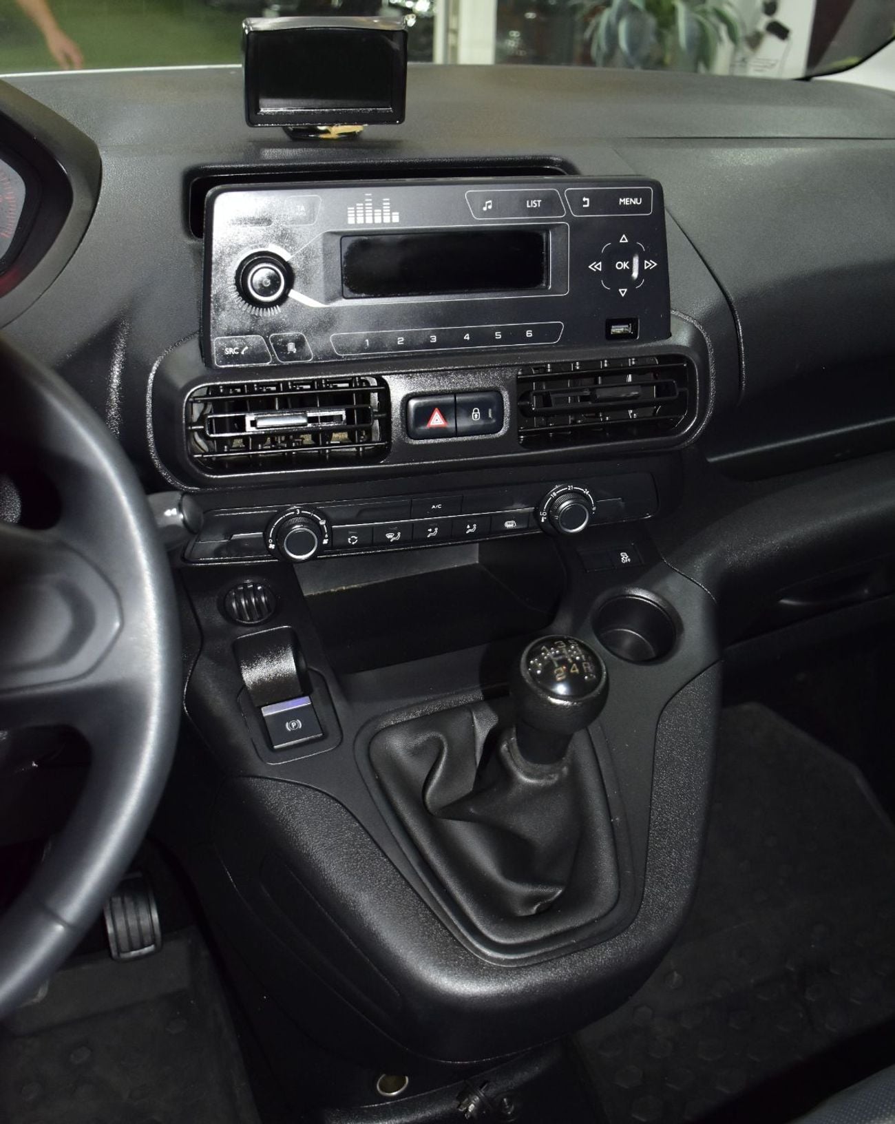 Peugeot Partner EXCELLENT DEAL for our Peugeot Partner ( 2022 Model ) in White Color GCC Specs