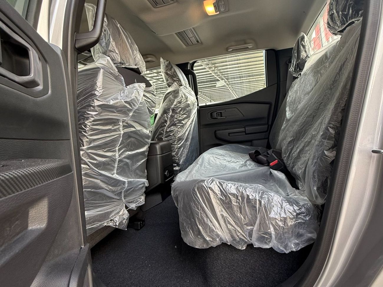 Mitsubishi L200 chrome package 4x4 M/T 18 inch alloy rims **EXPORT ONLY**التصدير فقط خارج الخليج**