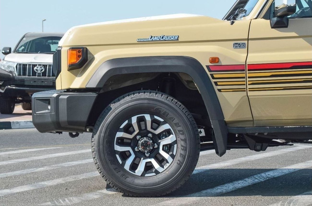 Toyota Land Cruiser 70 TOYOTA LAND CRUISER 76 4.0L V6 4WD 5DOOR SUV 2025