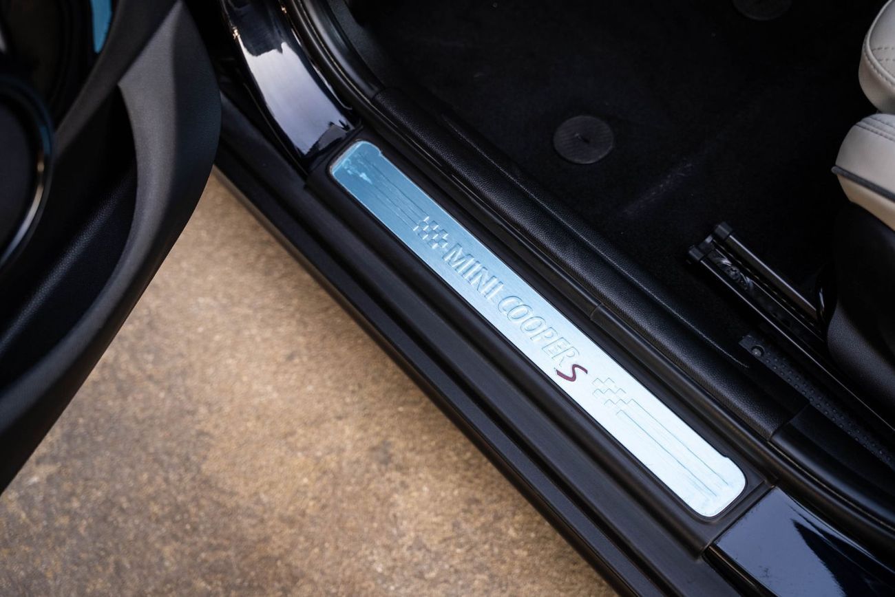 Mini Cooper S 2023 Agency Warranty Full Service History GCC 2.0L Turbo 4 Cylinders Low Mileage
