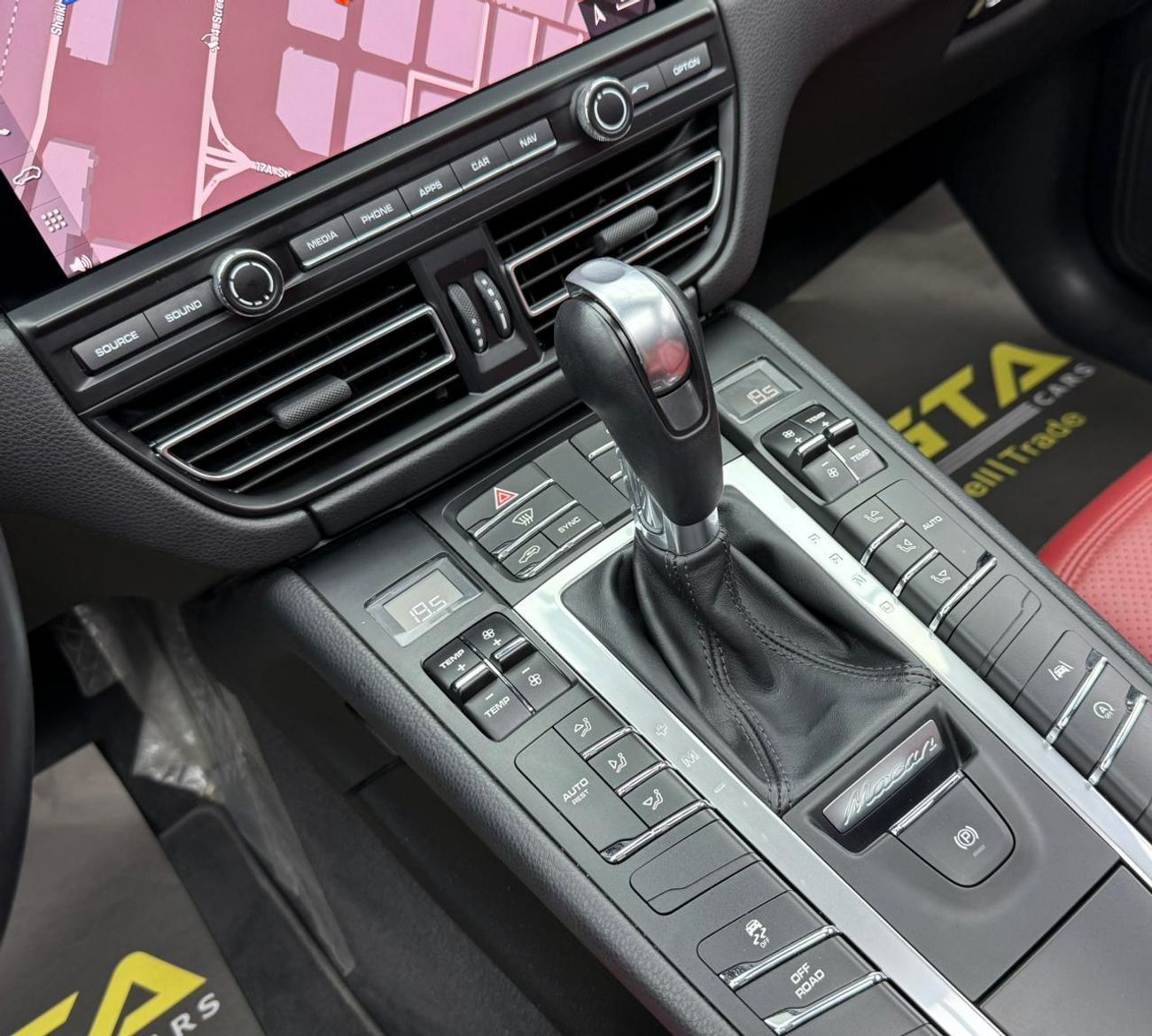 Porsche Macan Std 2.0L (252 HP) 2021 Porsche Macan, Warranty, Full Porsche Service History, Sport Chrono Package,