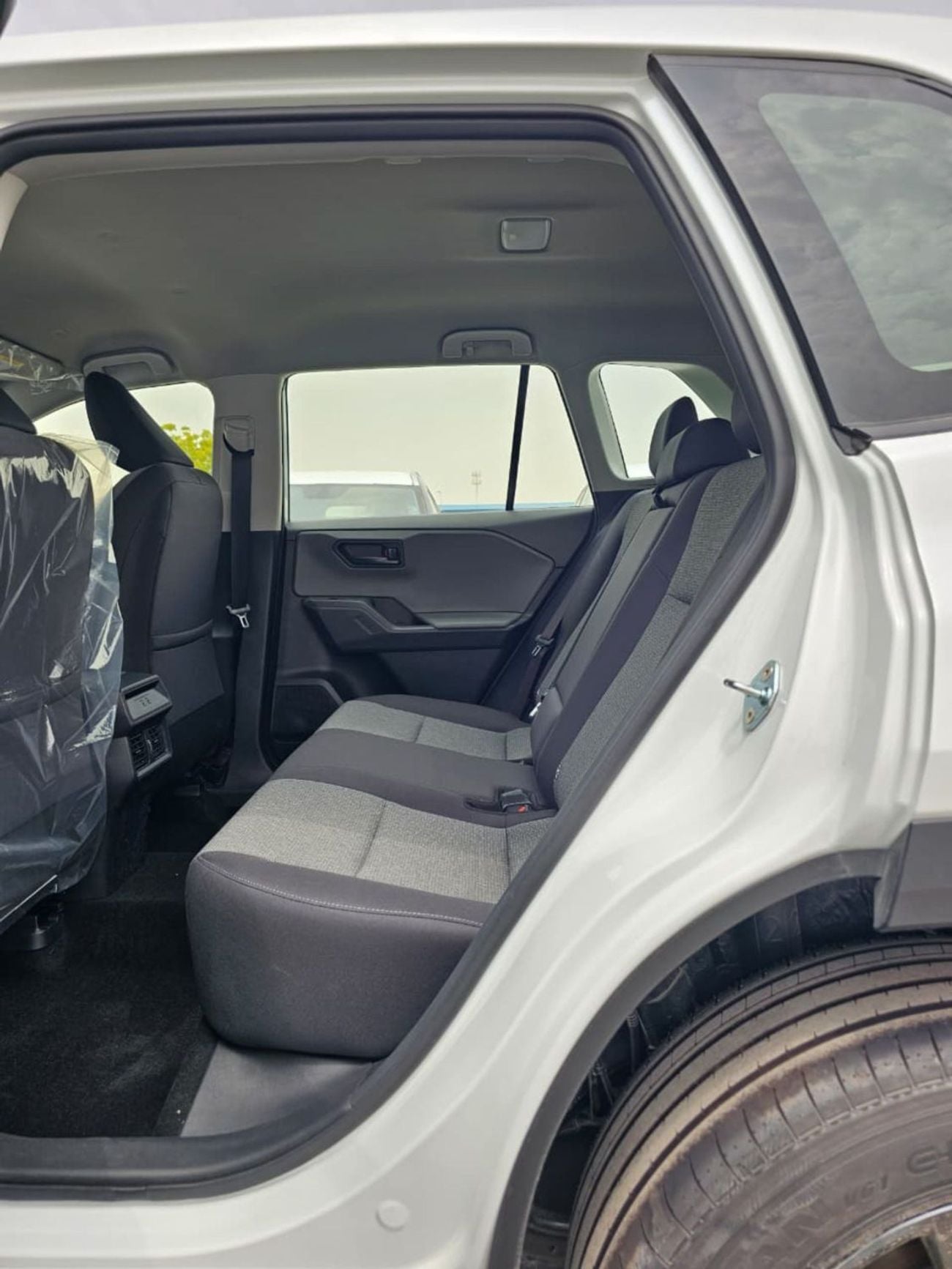 Toyota RAV4 LE || 2.0L PETROL V4 AWD | 10.5" TOUCHSCREEN DISPLAY | REAR CAMERA (CODE # RVPLEF)