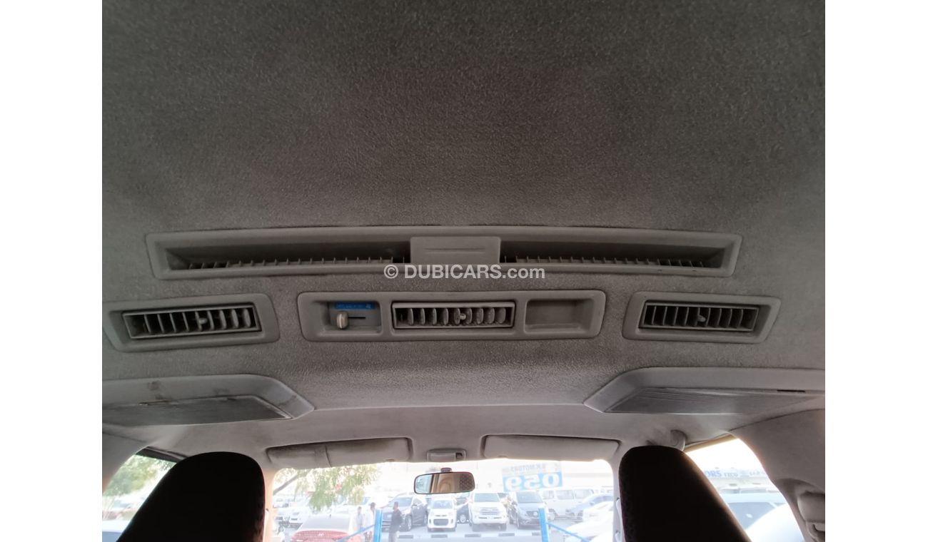 Toyota Hiace HIACE PASSENGER VAN / DIESEL / (LOT # 5006883)