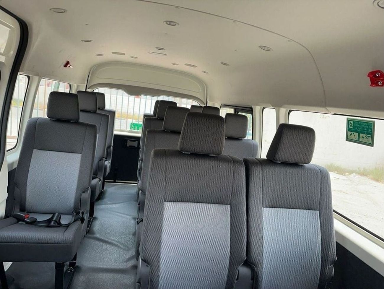 Toyota Hiace TOYOTA HIACE 3.5 PASSENGER MANUAL TRANSMISSION 2025 MODEL