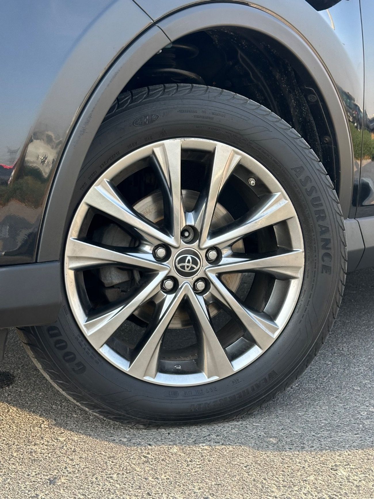 تويوتا راف ٤ LTD 2.5L