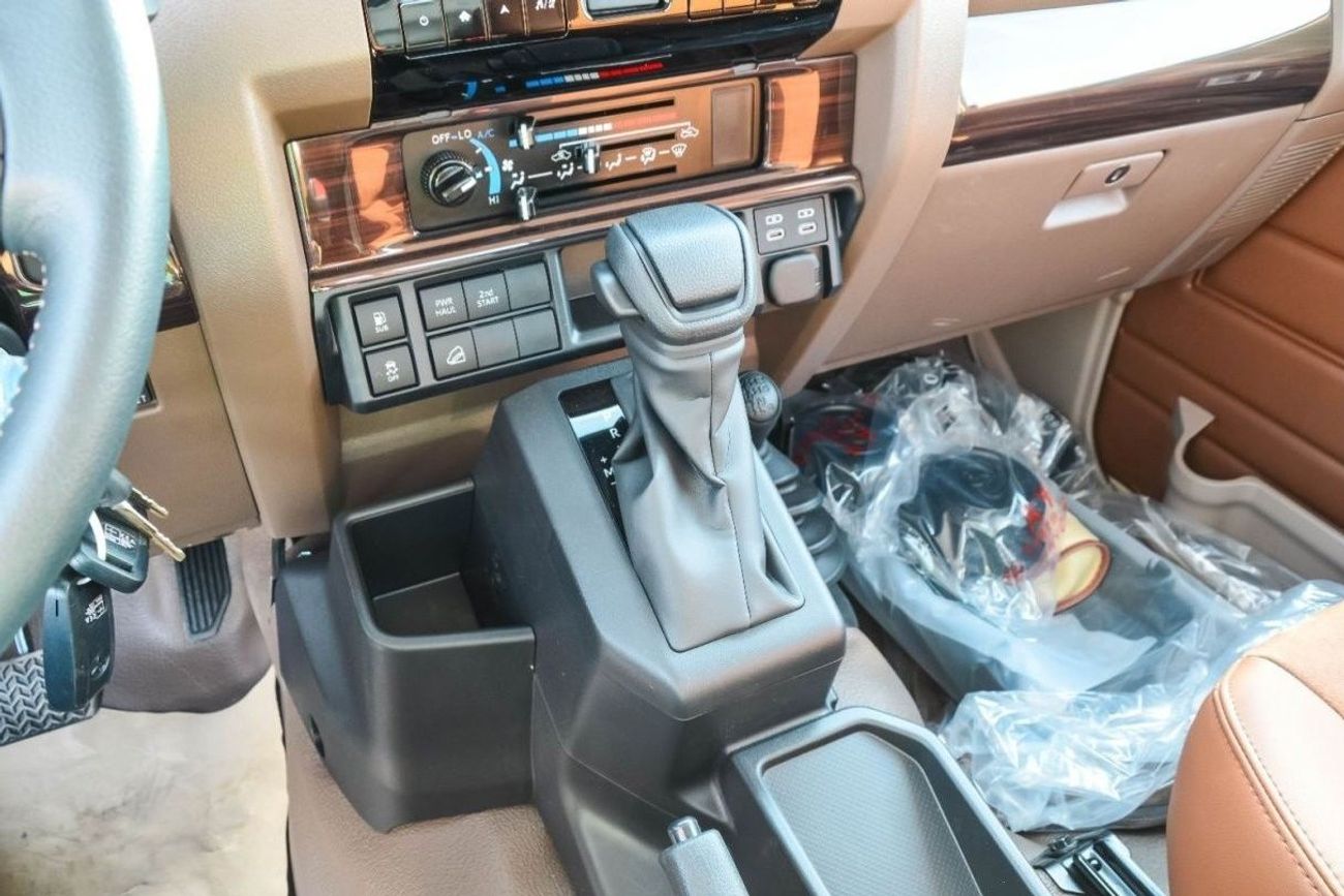 Toyota Land Cruiser Pick Up TOYOTA LAND CRUISER 79 4.0L 4WD PETROL PICKUP 2024