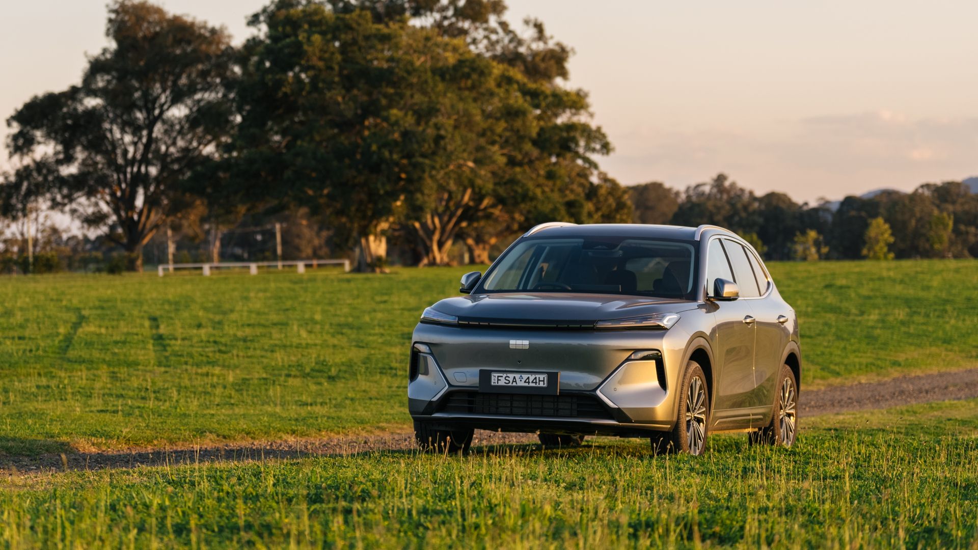 Geely EX5 EM-i exterior - Front Profile