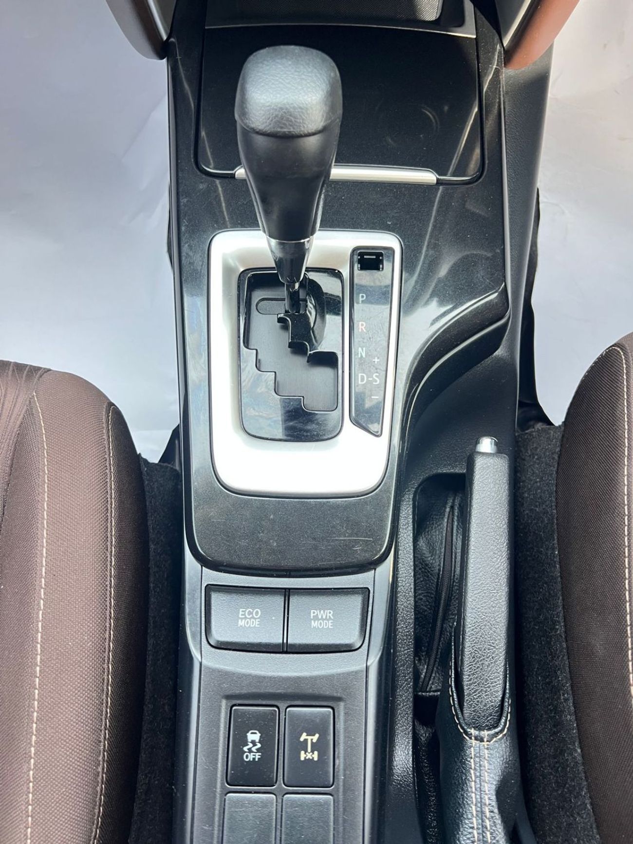 Toyota Fortuner 2024 SHAPE ,DIESEL 2.8 LITER ,RIGHT HAND DRIVE 2020 MODEL