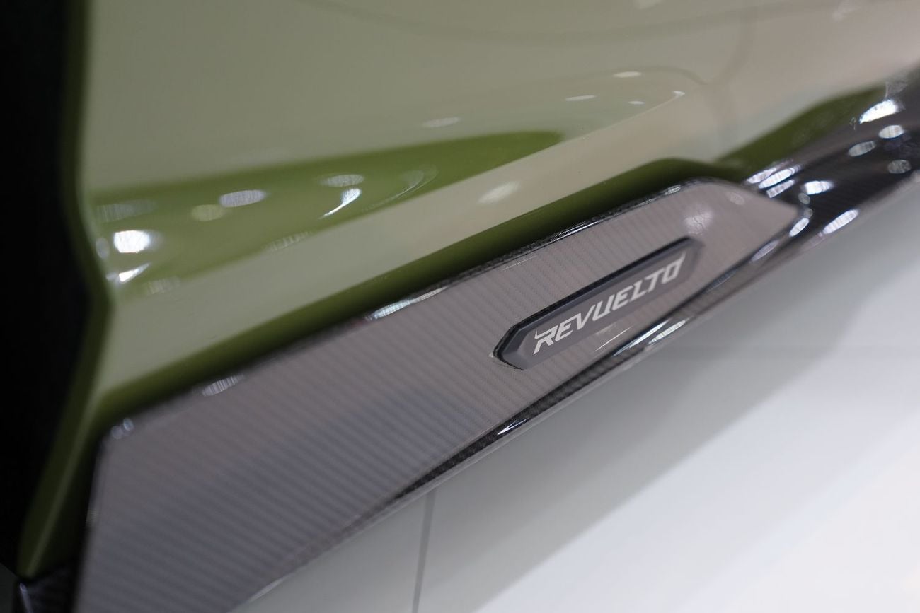Lamborghini Revuelto STD | Full Carbon Package | Ad Personam Spec | 1001 HP V12 HPEV | Dealer Warr + Serv!!