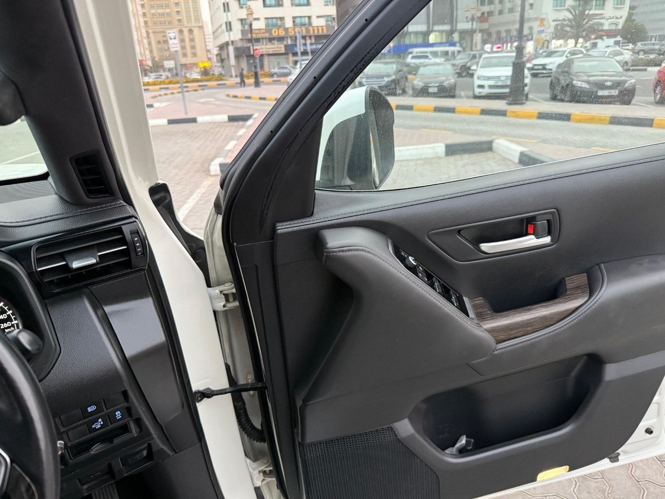 Toyota Land Cruiser VX 3.3L