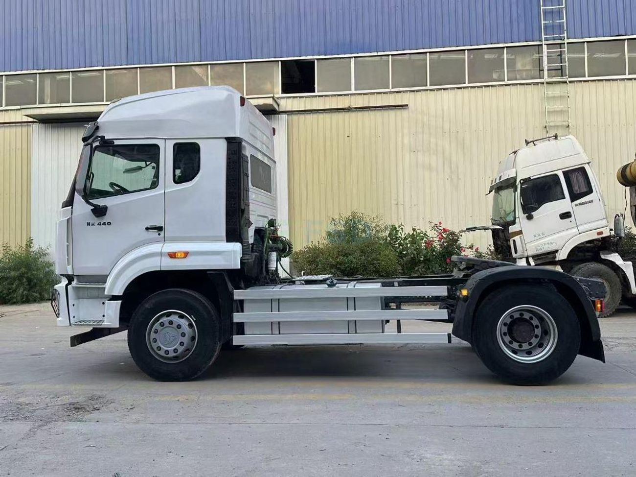 سنوترك هوو Sinotruk Howo NX Tractor 4X2 MY-2025