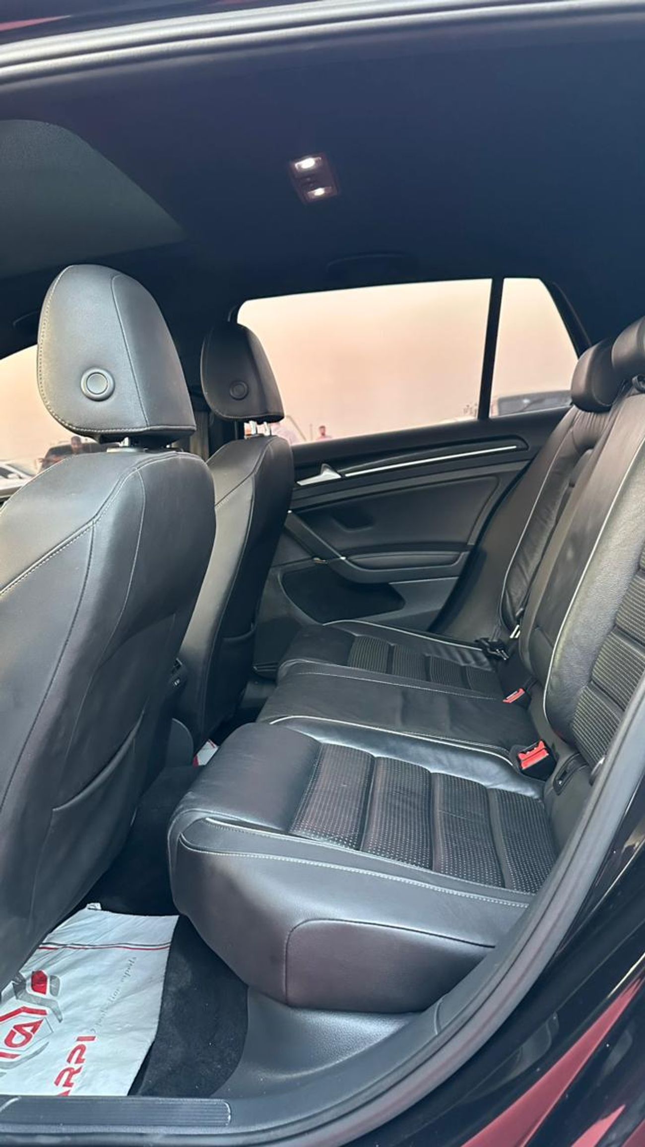 فولكس واجن جولف ار Base 2.0T