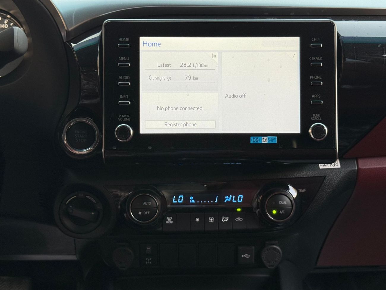 Toyota Hilux Toyota Hilux 4x4 2.4L full Option automatic gearbox