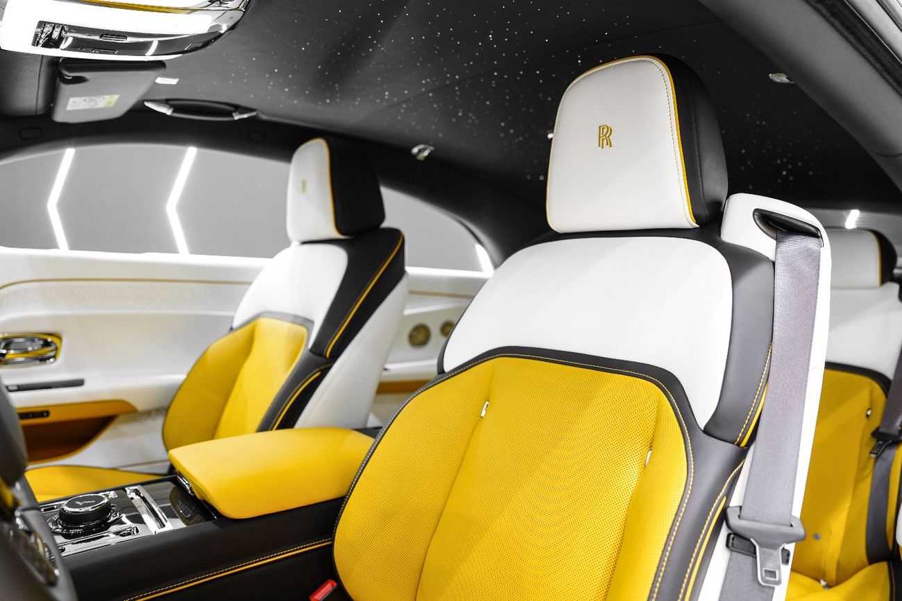 رولز رويس سبيكتر Coupe Black Badge, Bespoke Audio, Starlight, Dealer Warranty + Service!!