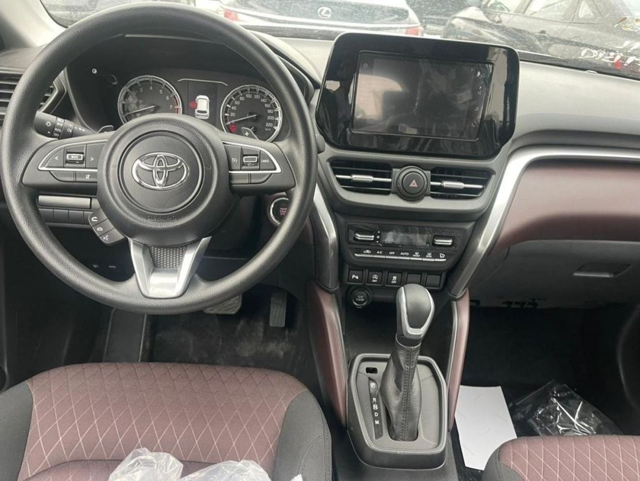 تويوتا أوربان كروزر 2025 Toyota Urban 1.5L AT Petrol Zero KM Without Sunroof