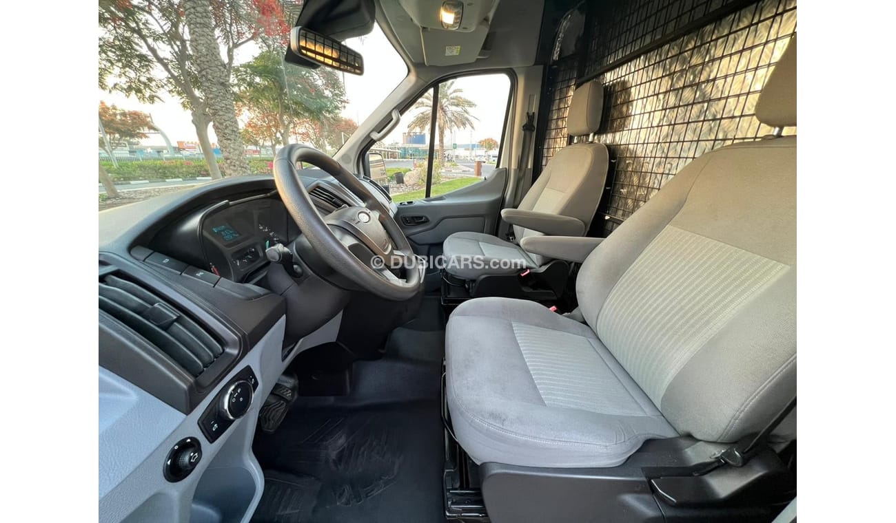 Ford Transit FORD TRANSIT 150 2017 V6 GCC FULL SERVICE HISTORY ORIGINAL PAINT