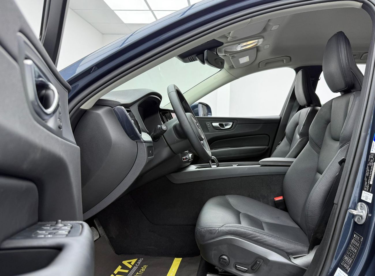 فولفو XC 60 2024 Volvo XC60 B5 Core, 2028 Volvo Warranty, Volvo Full Service History, GCC