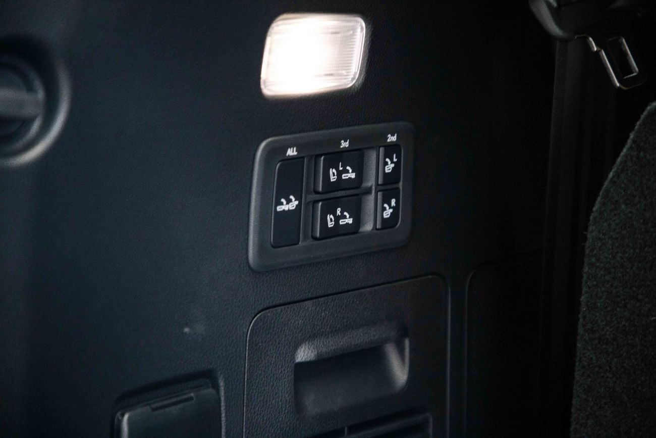 Lexus LX 600 Signature 3.5L - Sonic Quartz Inside Beige | Export Only