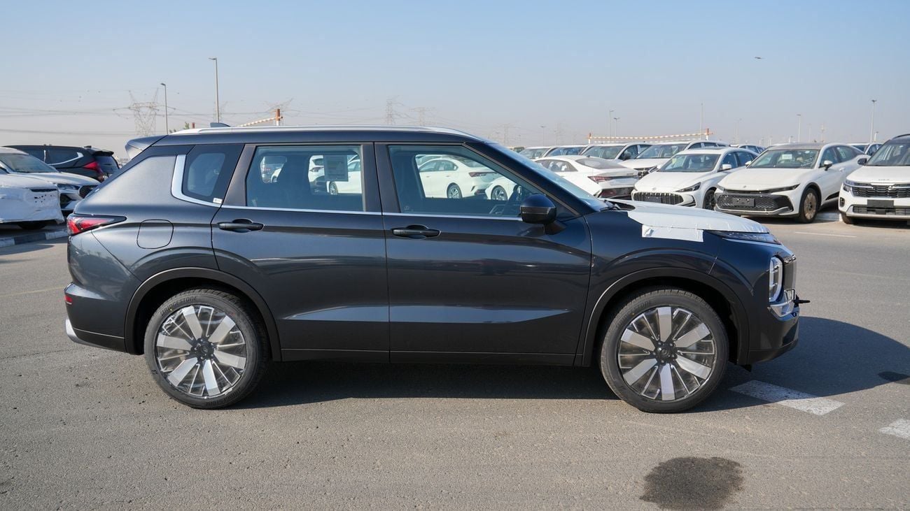 ميتسوبيشي آوتلاندر ميتسوبيشي أوتلاندر 2026 – الفئة المتوسطة (G05) 2.5 لتر | SUV بسبعة مقاعد | مواصفات الخليج | للتصدير 