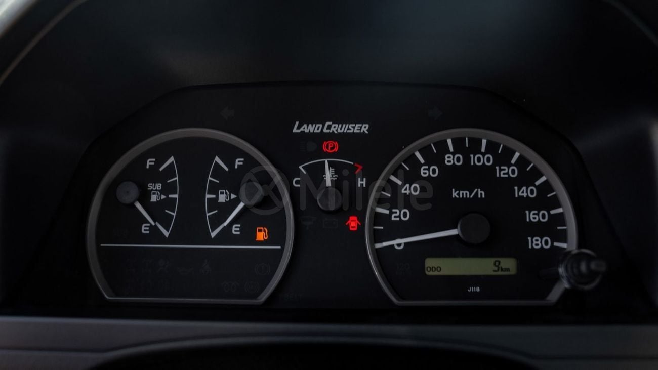 تويوتا لاند كروزر بيك أب 70  TOYOTA LAND CRUISER | EXPORT ONLY